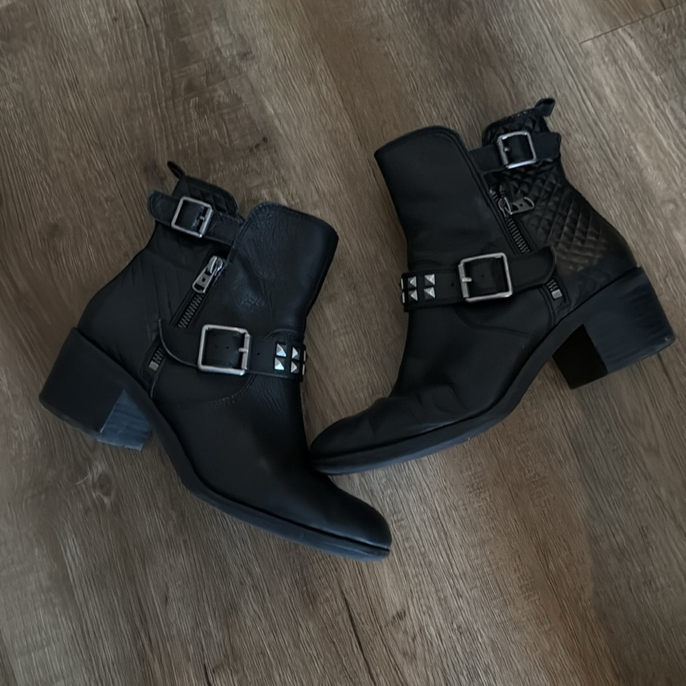 Lucky Brand Cantini 2 Studded Black Leather Heeled Ankle Boots Women's Size 9.5